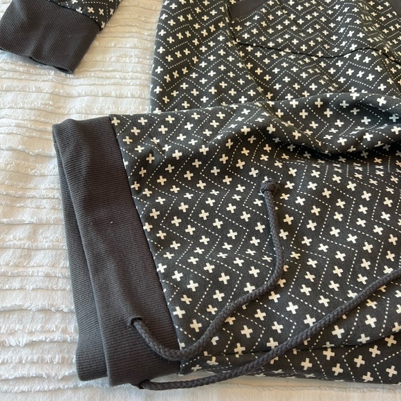 Pajamagram women’s sweat pajamas set, grey and white, size L - Picture 2 of 4